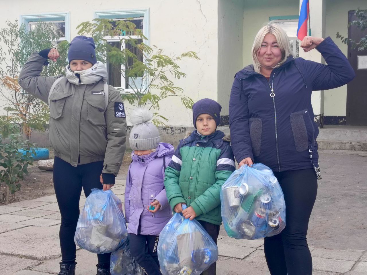 В селе Красный Подол неравнодушные жители приняли активное участие в экологической акции &quot;Охранять природу - охранять Родину&quot;.