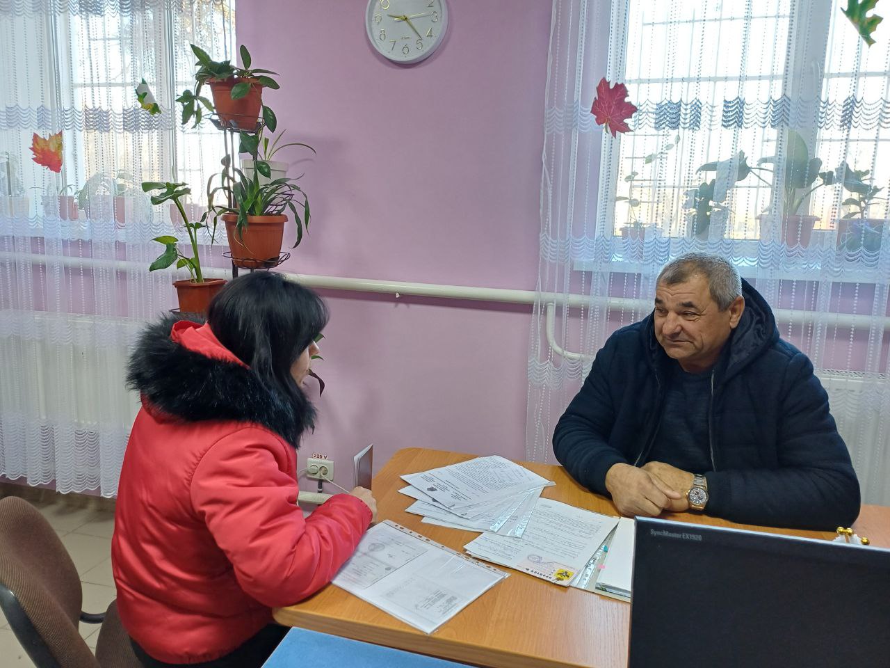 Начальник Костогрызовского территориального отдела Николай Наумченко провёл личный прием граждан.