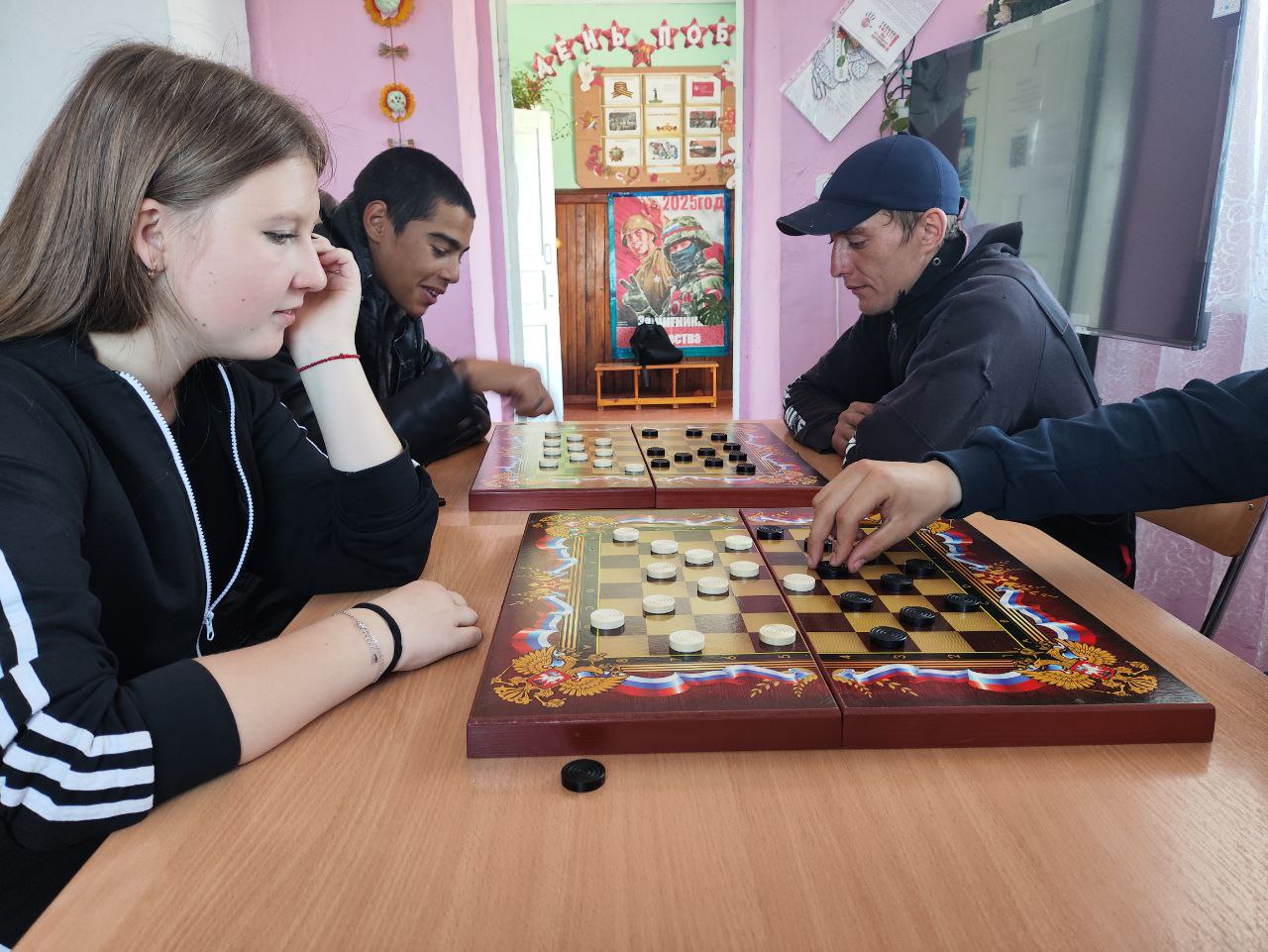 В Костогрызовском сельском клубе состоялся турнир по шашкам среди молодежи..