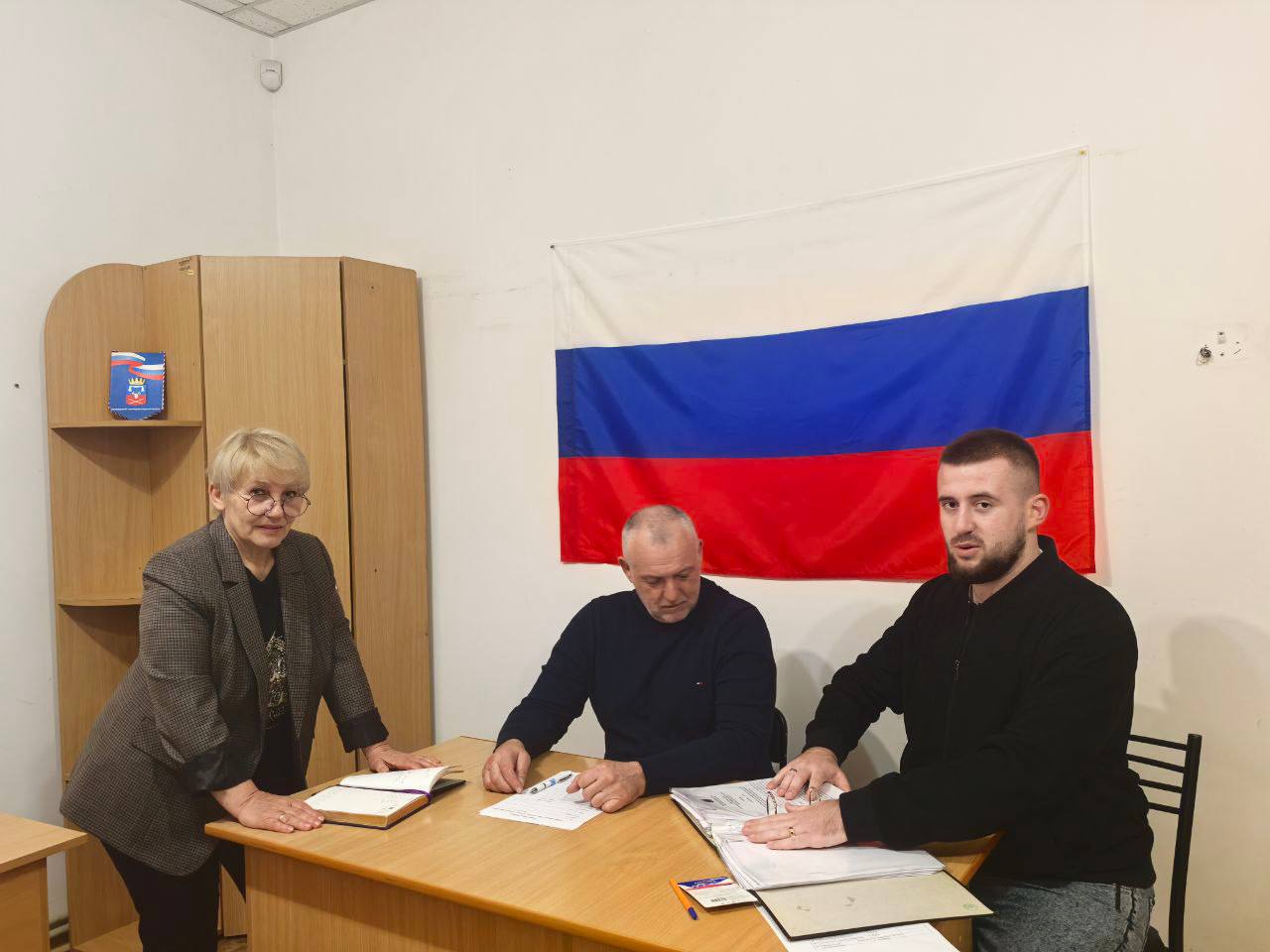Аппарат Совета депутатов работает на постоянной основе.