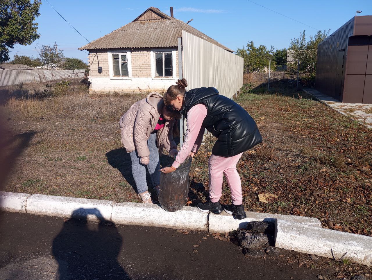 В селе Костогрызово прошла экологическая акция &quot;Охранять природу - охранять Родину&quot;.