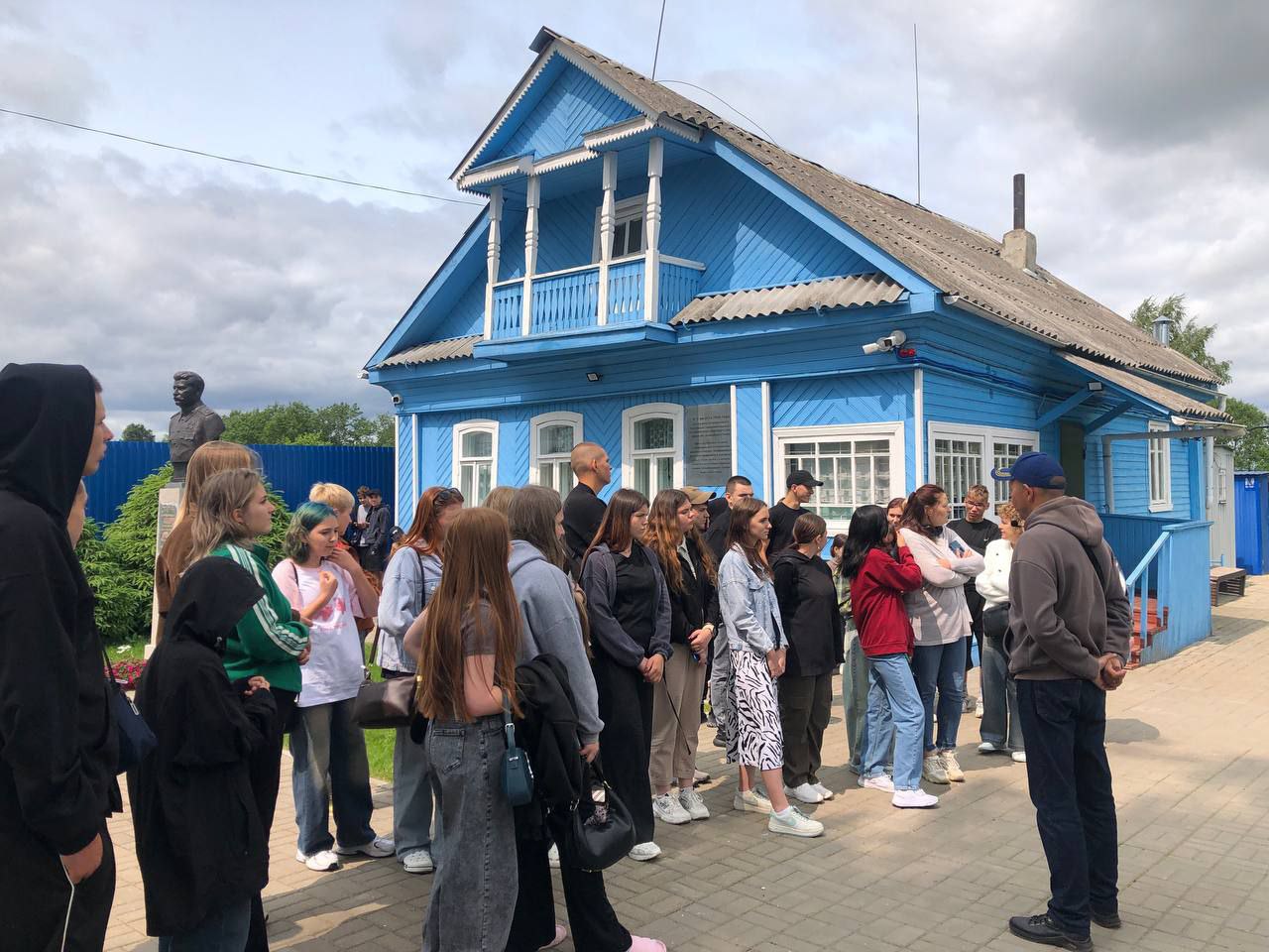 30 ребят из Каховского округа вернулись из путешествия по программе &quot;Больше чем путешествие&quot; по туристическому маршруту «Лица Победы».