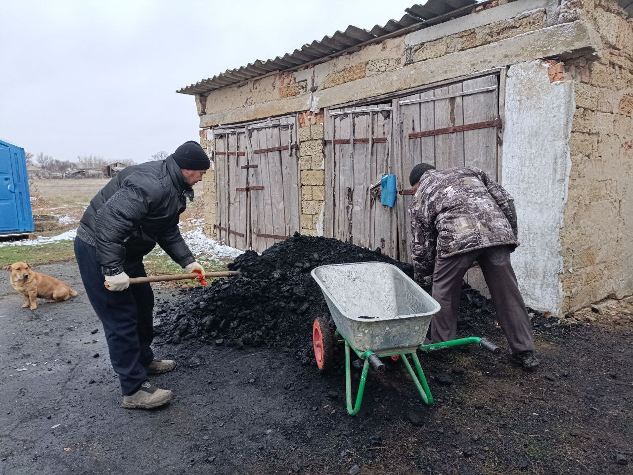 В Черноморовский Дом культуры и Богдановский сельский клуб был доставлен уголь для отопления.