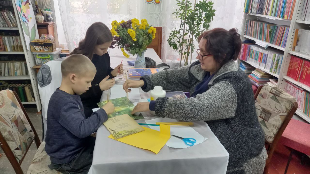 В Раздольненской библиотеке прошла акция &quot;Книжкин доктор&quot;.