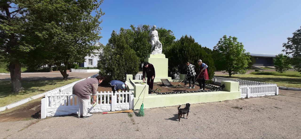 Памятники, посвящённые погибшим в годы Великой Отечественной войны, были благоустроены в Лукьяновке и Васильевке.
