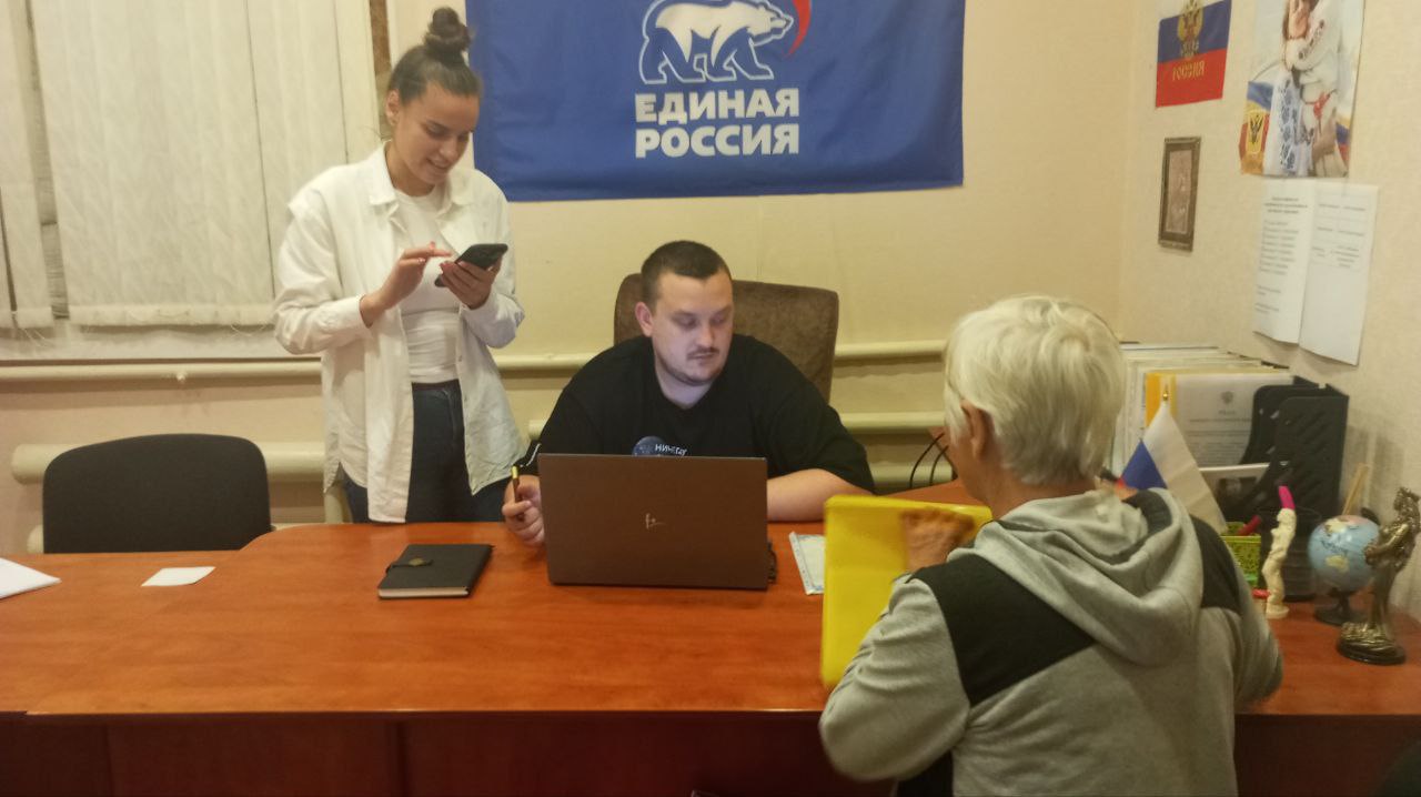 В Малокаховском территориальном отделе прошло выездное мероприятие, на котором жители смогли получить квалифицированные юридические консультации от юриста Каховской администрации.