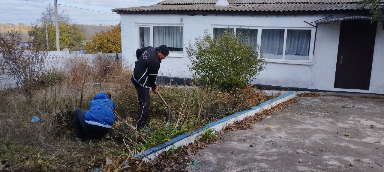 В Любимовке прошёл очередной субботник.