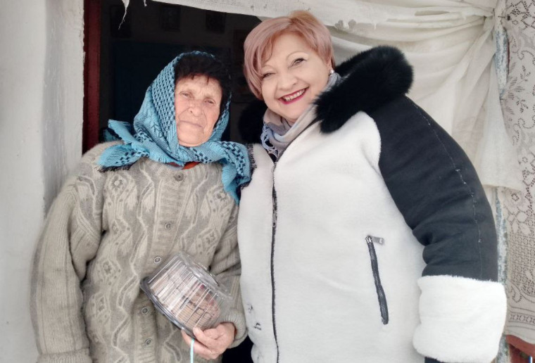 В селе Федоровка поздравили долгожителей на дому. В селе Федоровка поздравили долгожителей на дому.