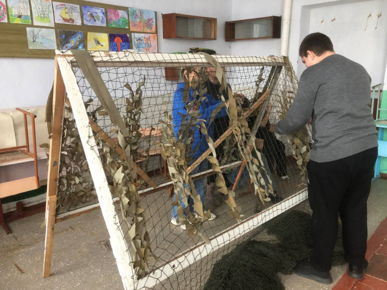 Знаете ли вы, что в Чернянке плетут маскировочные сети?. Знаете ли вы, что в Чернянке плетут маскировочные сети?.