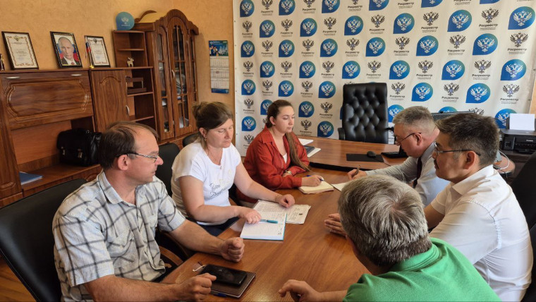 Под руководством руководителя Управления Росреестра по Херсонской области Василия Романова состоялось рабочее совещание с профильными специалистами администрации Каховского муниципального округа. Под руководством руководителя Управления Росреестра по Херсонской области Василия Романова состоялось рабочее совещание с профильными специалистами администрации Каховского муниципального округа.