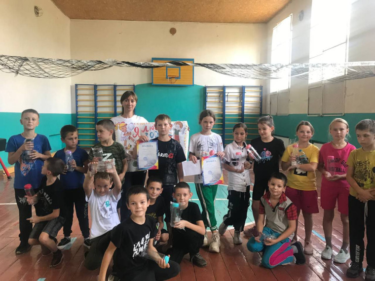 В Тавричанской школе прошел яркий спортивный праздник "За здоровый образ жизни". В Тавричанской школе прошел яркий спортивный праздник "За здоровый образ жизни".