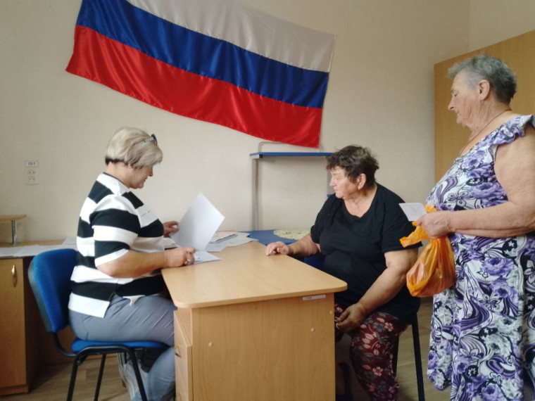 Начальник отдела Фёдоровского территориального округа Любовь Мороз на постоянной основе проводит личный приём местных жителей для решения их вопросов и оказания необходимой помощи. Начальник отдела Фёдоровского территориального округа Любовь Мороз на постоянной основе проводит личный приём местных жителей для решения их вопросов и оказания необходимой помощи.