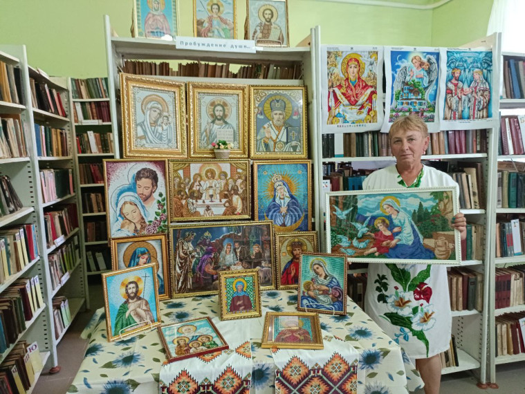 Вышитые молитвы: история одной сельской рукодельницы. Вышитые молитвы: история одной сельской рукодельницы.
