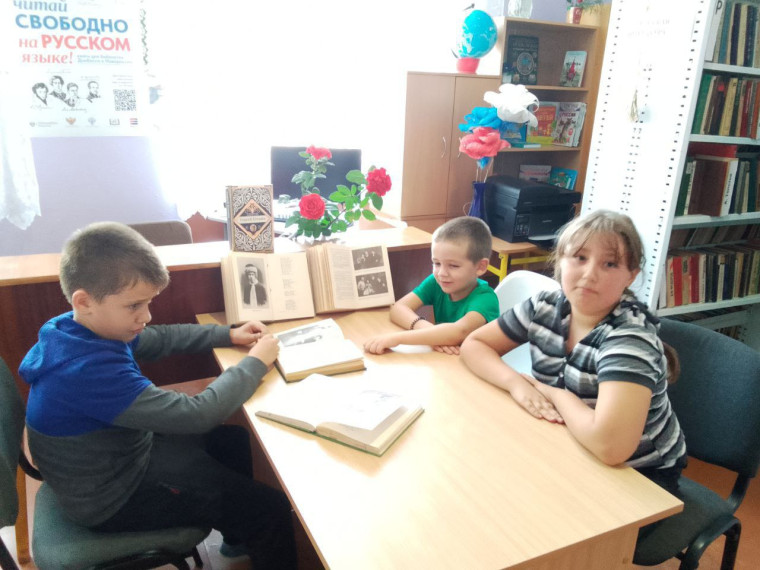 Есенинский октябрь в Каховском округе. Есенинский октябрь в Каховском округе.