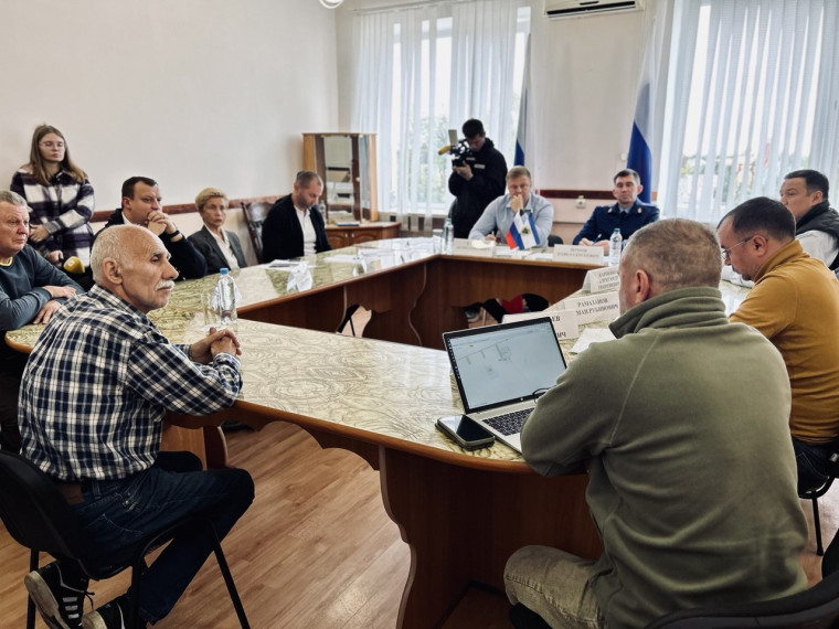 В администрации Каховского округа приняли обращения граждан по вопросам качества телефонной связи. В администрации Каховского округа приняли обращения граждан по вопросам качества телефонной связи.