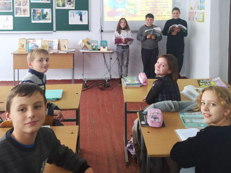 В Архангельскослободской школе прошло заседание клуба читателей "По страницам любимых книг". В Архангельскослободской школе прошло заседание клуба читателей "По страницам любимых книг".